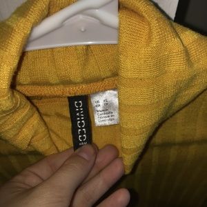 XS H&M yellow turtleneck (cropped)